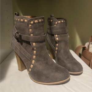 VENUS Heeled Boots